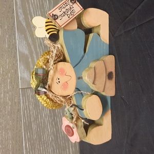 Sunny summer days country wooden shelf sitter